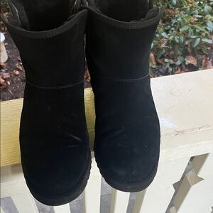 UGG women's Black Suede Boots